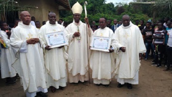 Diocèse d’Inongo : Jubilé de 25 ans de sacerdoce des abbés Pascal Lemene et Augustin Wawa