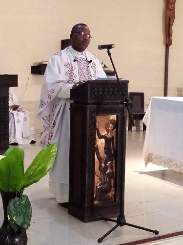 Mgr Marcel Utembi : « Le renoncement nous conduit à la communion avec le Christ. »