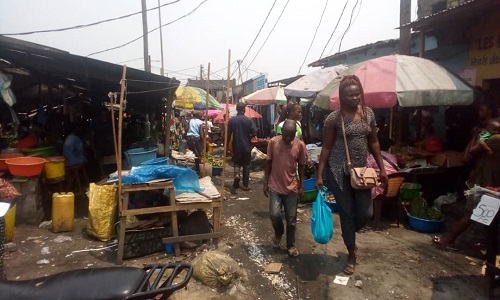 Kinshasa : La non-prise en charge de l’Etat du marché de la cité Pumbu pose problème sur l’insalubrité